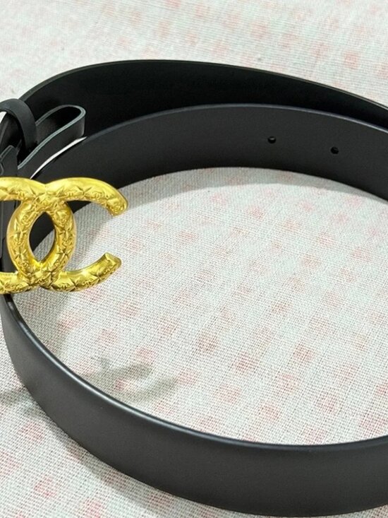 Chanel Black Leather Belt Gold Textured Interlocking CC Buckle Designer Waist Be